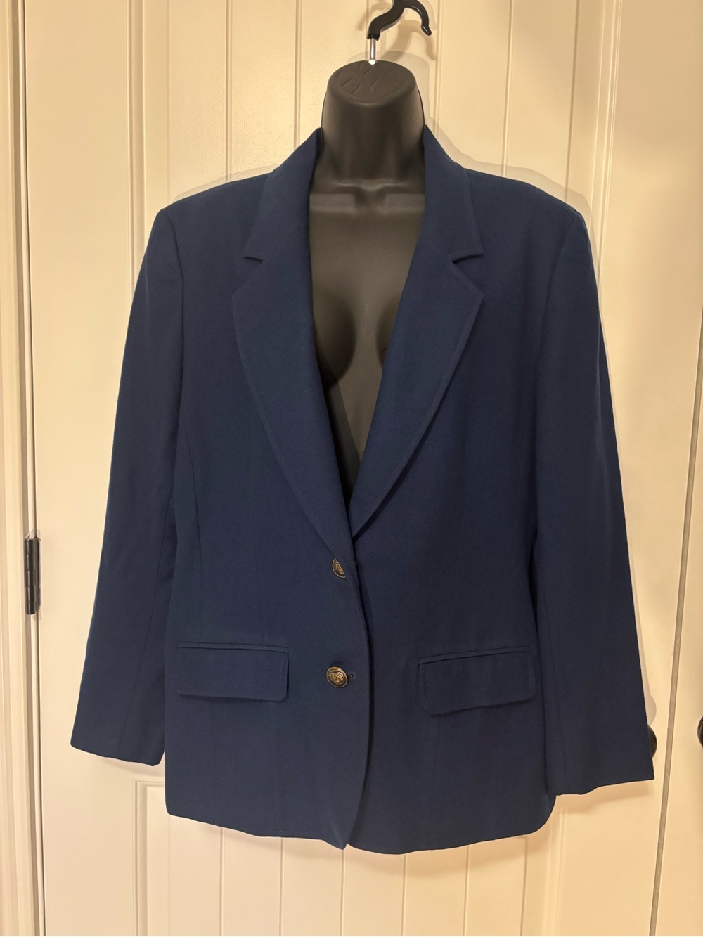 Vintage Pendleton 100% Virgin Wool Navy Blazer Gold Crest Buttons Made USA